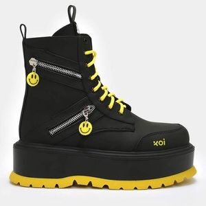 Koi Smiley boots